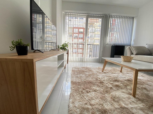 Imagen 3 de 16 de Venta / Departamento De 3 Ambientes A La Calle Con Cochera / Parrilla / Vista A Plaza Colon / Mar Del Plata