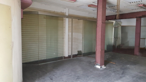 Local Comercial Sobre Avenida Gral Flores