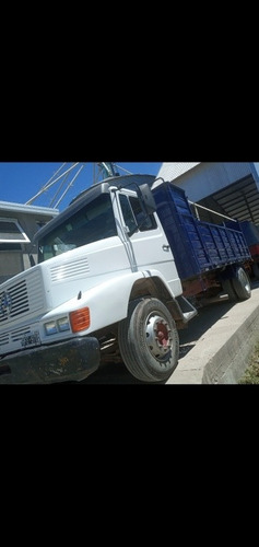 Mercedes Benz 1620. Cabina Simple
