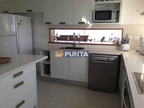 Imagen 9 de 23 de Apartamento En Brava, 3 Dormitorios *