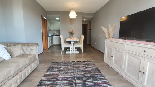 Imagen 1 de 27 de Hermoso Departamento De Categoria ,con Muy Lindas Vistas Al Rio Y A La Ciudad. Seguridad 24hs. Cochera Cub, Piscina, Gym, Laundry, Sum, Parrillas, Sauna, Jacuzzi, Cocheras Cortesía. Apto Profesional.
