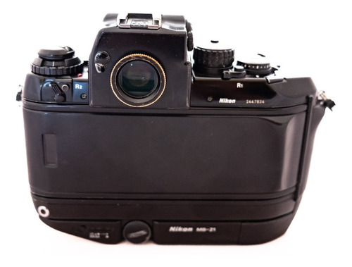 Imagen 5 de 10 de Cámara Nikon F4 S Negra Con Winder Incorporado, Rebajado