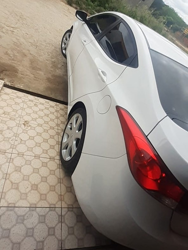 Hyundai Elantra 2013 1.8 16v Gls Aut. 4p