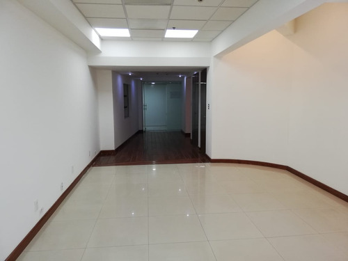 Imagen 6 de 14 de Oficina Amplia Con Vista En Renta En Wtc, Col. Nápoles. Cuenta Con 4 Espacios Independientes Mas Área De Coworkig. 95.43 M2