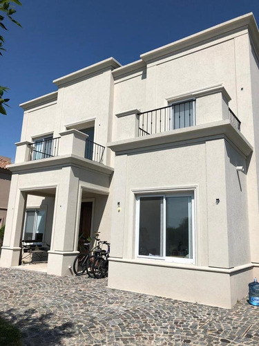 Imagen 2 de 30 de Excelente Casa A La Laguna En Complejo Villa Nueva - San Francisco