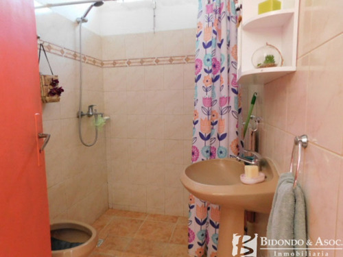 Imagen 5 de 10 de Casa De 2 Dormitorios Con Fondo En Sayago