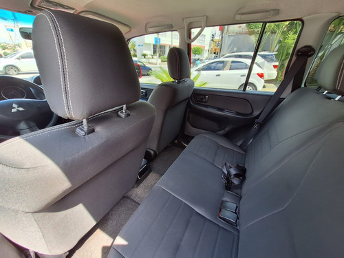 Mitsubishi Pajero TR4 2.0 4x2 Flex Aut. 5p