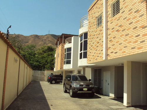 Townhouse En Venta En Conjunto Privado Urbanización La Floresta Maracay