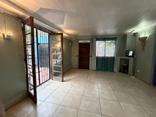 Recoleta / C. J. Maria Caro, Arriendo Casa Amplia, Depto Ind