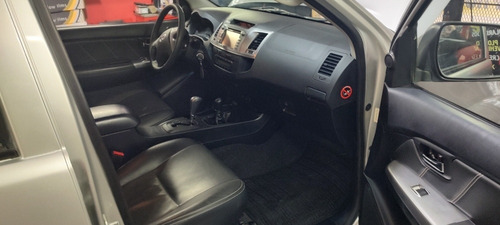 Imagen 6 de 6 de Toyota Hilux 2015 3.0 Cd Srv Cuero 4x4 5at - A4