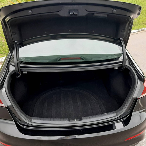 Hyundai Elantra 2.0 16v Flex 4p Automático