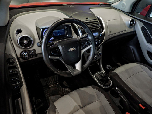 Imagen 10 de 13 de Chevrolet Tracker Ltz 1.8 Mt 2014