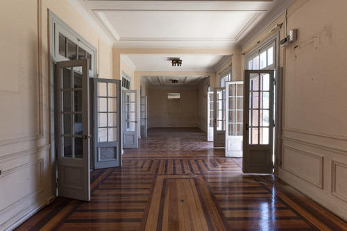 Espectacular Apartamento De Estilo De 400 M2, Av. 18 De Julio Frente A Plaza Del Entrevero