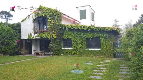 Hermosa Casa En Venta Y Alquiler De Verano - Ref: 7893