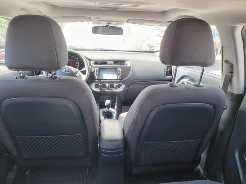 Imagen 9 de 14 de Kia Rio 2017 1.6 Ex Hatchback Mt
