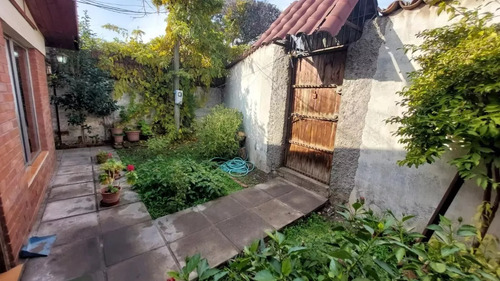 Comoda Casa De Un Piso A Pasos De Estacion De Tren