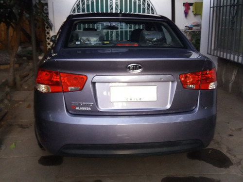 Imagen 2 de 15 de Kia Cerato C