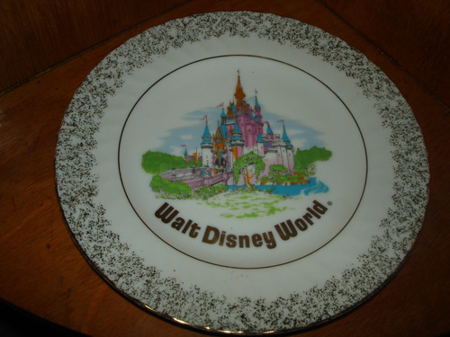 Plato De Porcelana Walt Disney Word Destaques En Oro Borde