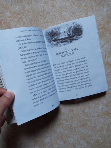 Livro - Contos E Lendas Dos Cavaleiros Da Távola Redonda (Usado)