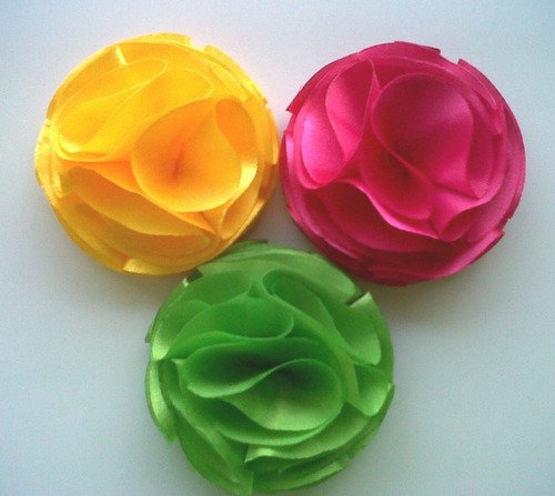 Imagen 3 de 6 de Flores De Tela Pompón