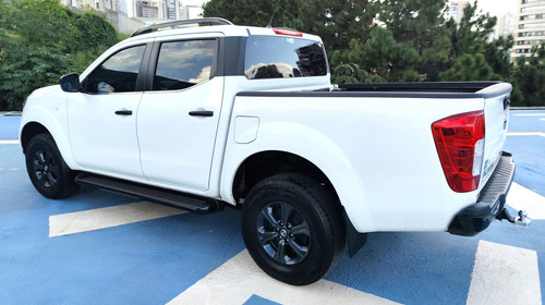 Nissan Frontier 2.3 Attack Cab. Dupla 4x4 Aut. 4p