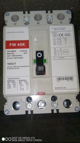 Breaker Industrial Fw 40 K , 3 X 300 Amp 