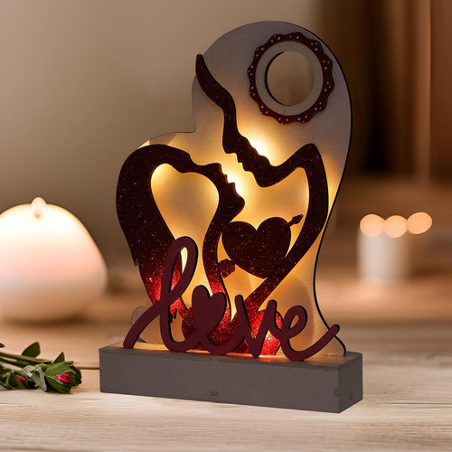 Silhueta De Casal De Madeira Com Decoração De Dia Dos