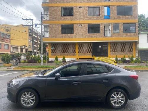 Mazda 3 2.0 Touring