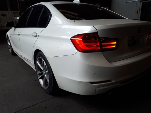 Imagen 5 de 15 de Bmw Serie 3 2014 2.0 328i Sedán Sport 245cv