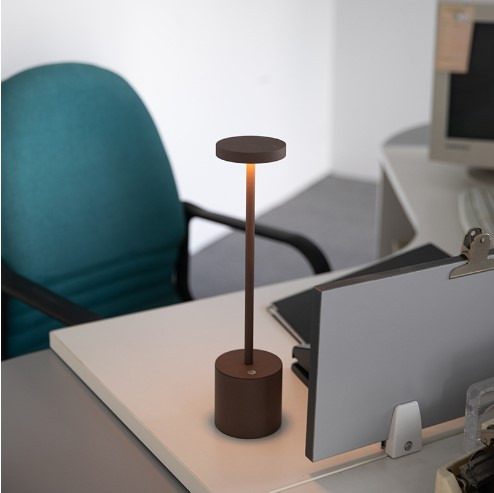 Lámpara De Mesa En Forma De I, 3 Colores, Con Atenuación Con