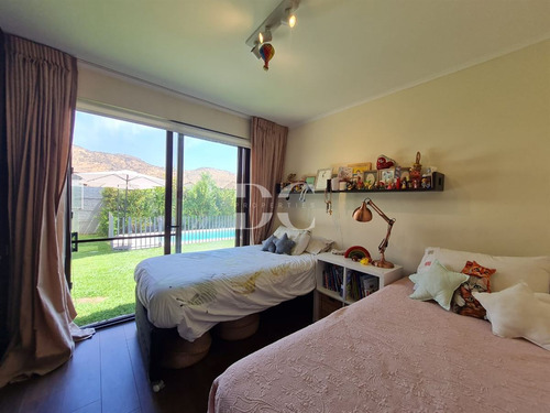 Casa En Venta De 3 Dorm. En Colina Piedra Roja Chicureo