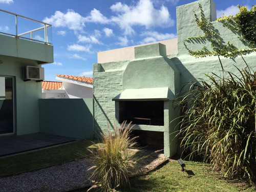 Alq Temp Casa 4 Dorm C/piscina Manantiales Mb Ubicacion (ref: Atm-893)