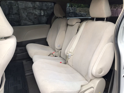 Imagen 9 de 11 de Toyota Sienna Le 2012