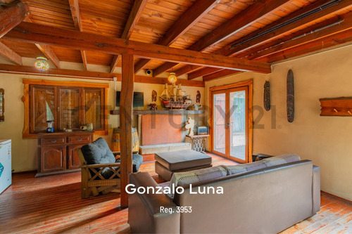 Venta De Casa En El Bosque Peralta Ramos En La Ciudad De Mar Del Plata.