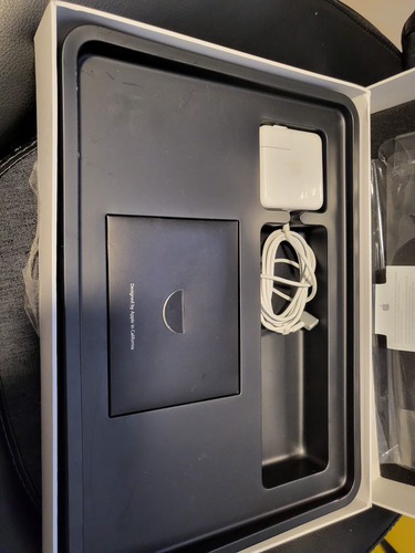 Macbook Air Plata 13.3 Mod A1466 - Impecable (Usado)