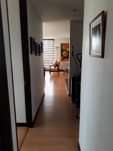 Excelente Apto Esquinero, 5 Piso, Ascensor, Unico Dueño, Como Nuevo.