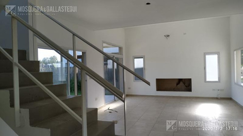 Imagen 3 de 15 de Mosquera Y Gallastegui - Muy Linda Casa En San Marco Villanueva Tigre