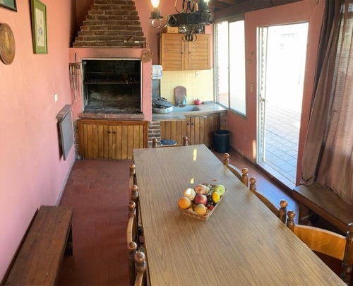Ph 4 Ambientes Con Cochera, Patio Y Terraza Con Parrilla En Excelente Estado.