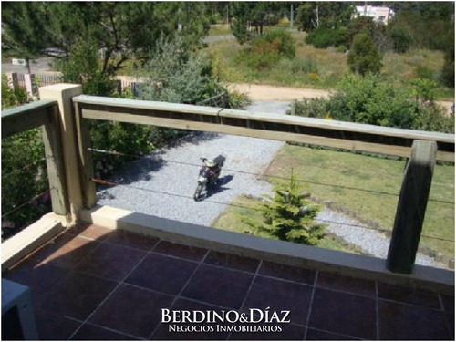 Cómoda Y Luminosa Casa De Excelente Construcción- Ref: 274
