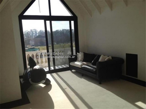 467 E/ 142 Y 143: Casa En Country Grand Bell