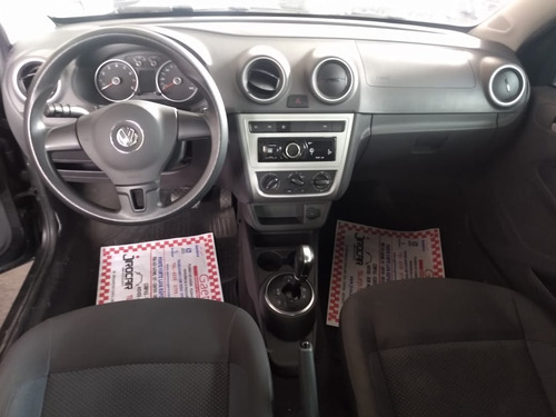 Imagem 9 de 14 de Volkswagen Voyage 1.6 2015