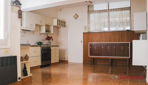 Venta De Casa Multifamiliarconstruida S/ Lote Propio De 454 M2, Ideal P/2 Familias -el Palomar