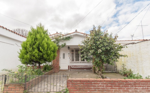 Casa Con Deposito En El Centro De Maldonado.- Ref: 54286
