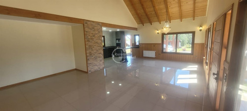 Casa Nueva De 3d-2b En El Condominio Country Pucón