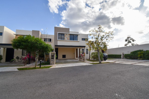 Casa En Venta En Mérida, Privada Andres, Cumbres De Novonorte, Conkal