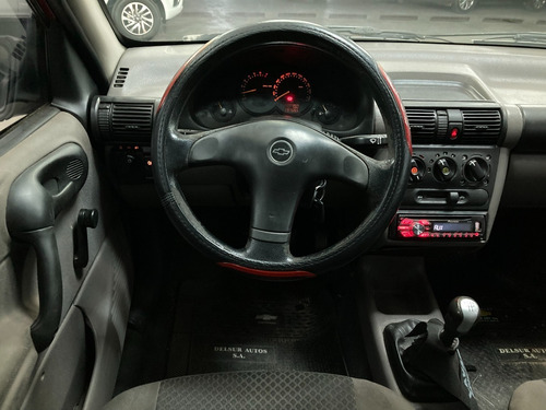 Imagen 11 de 15 de Chevrolet Corsa Life 1.4 3p 2009
