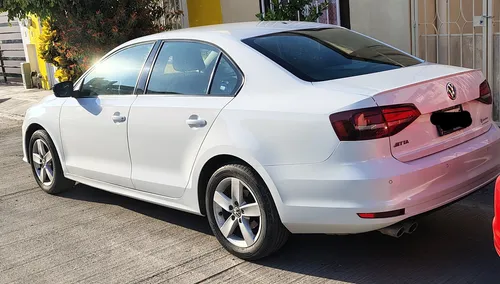 Volkswagen Jetta 2.0 Tiptronic At