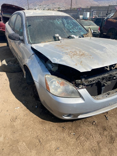 Imagen 4 de 9 de Nissan Altima 03 Refacciones Piezas Partes
