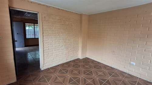 Casa En Venta De 1 Dorm. En El Bosque
