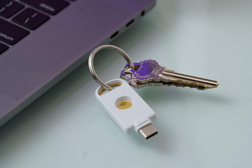 Llave De Seguridad Usb-c Identiv Utrust Fido2 Nfc (fido, Fid